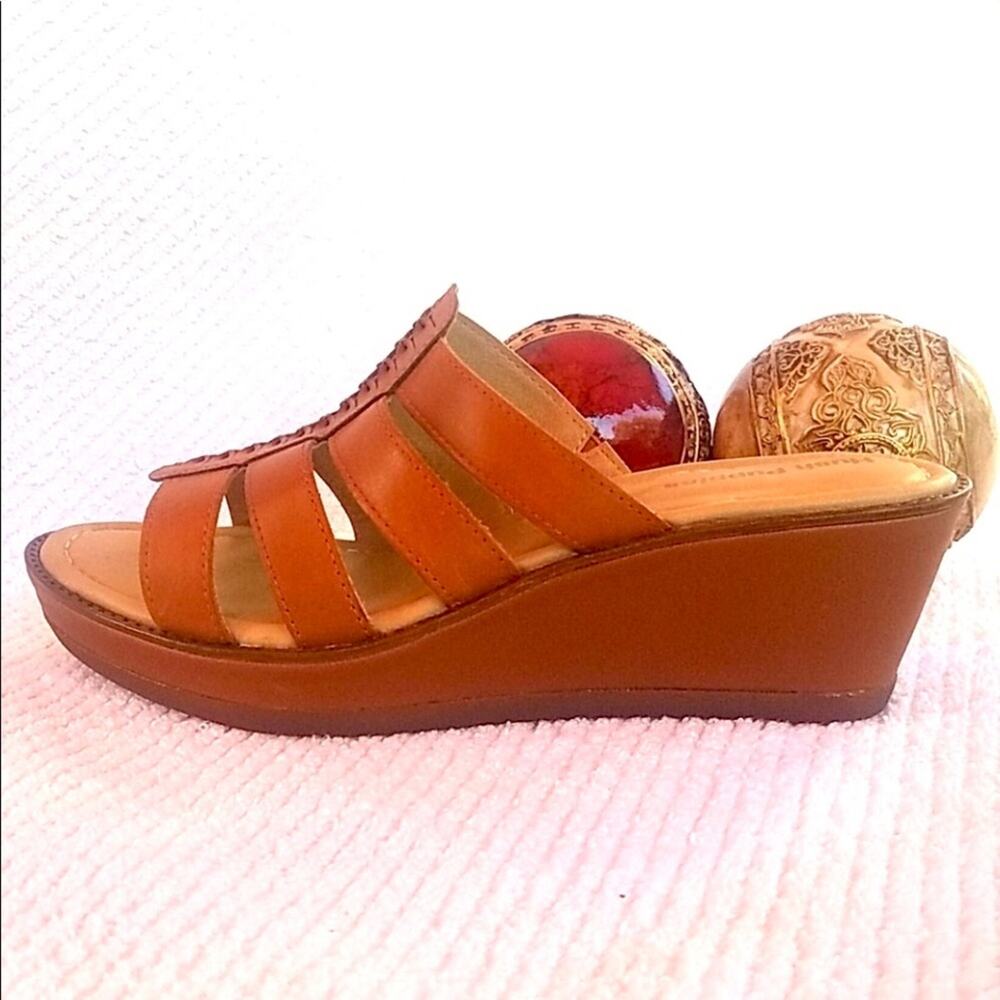 Hush Puppies Platform Wedge Sandal Size 10 Brown Leather Slide-In Padded Footbed